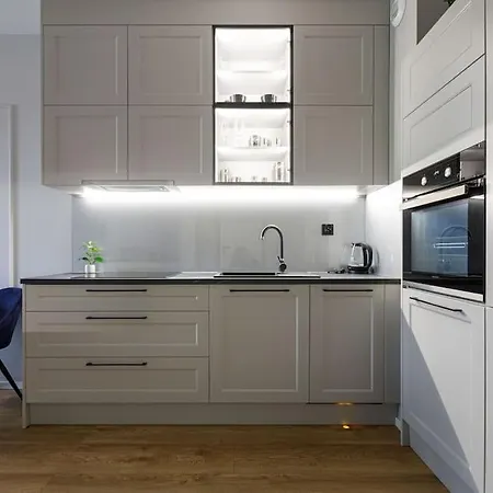 Close-central - City Center - One Bedroom - Jp19 *